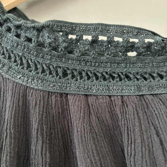 Lulu’s Festival Day Black Lace Off-the-Shoulder Long Sleeved Crop Top Size M - Picture 8 of 10